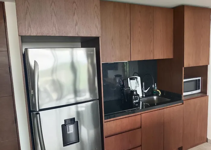 2 Bedroom In Mistiq Gardens With Pool And Gym Apartment *