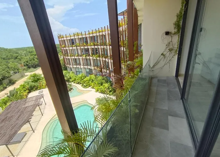 Apartment 2 Bedroom In Mistiq Gardens With Pool And Gym