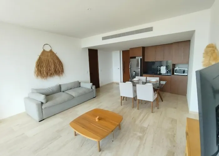 2 Bedroom In Mistiq Gardens With Pool And Gym