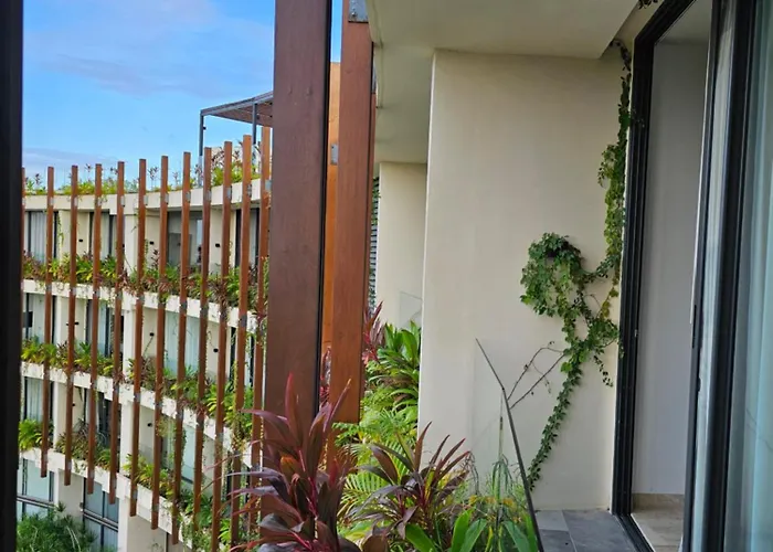 2 Bedroom In Mistiq Gardens With Pool And Gym Apartment