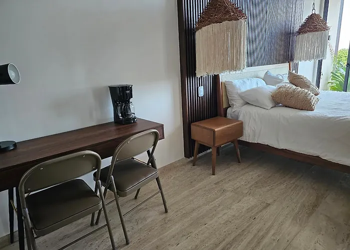 Apartment 2 Bedroom In Mistiq Gardens With Pool And Gym *
